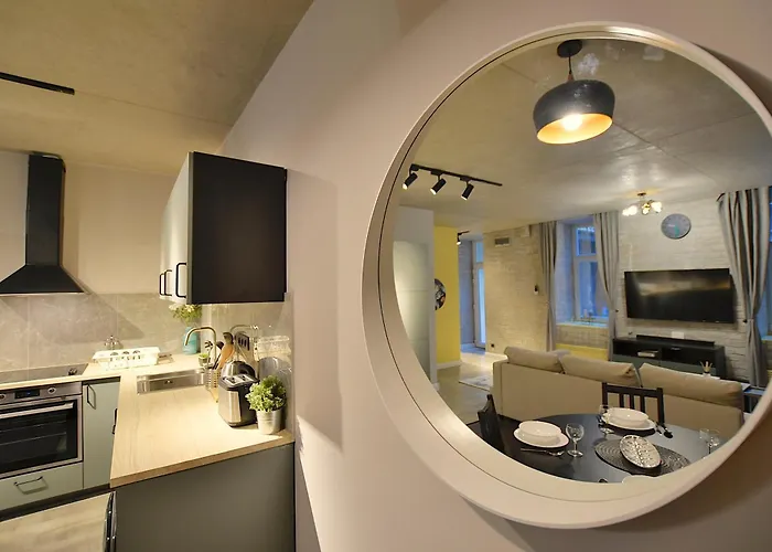 New Faces Design In Downtown Apartament Budapesta